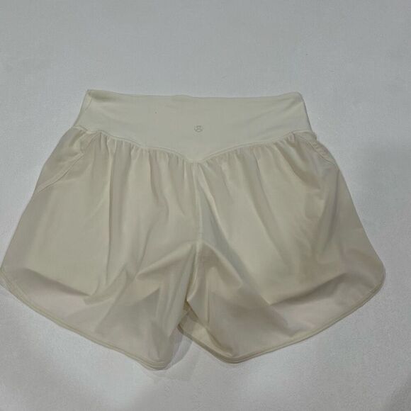 Lululemon Hotty Hot High Rise Shorts 4” White Ivory Size 8 - Picture 3 of 7